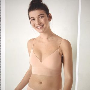 Victoria Secret wireless push-up bra (XS)